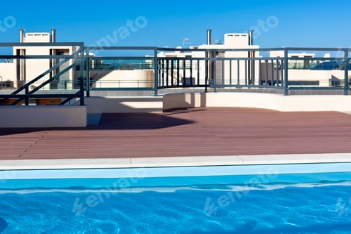Preview: Outdoor swimming pool at the House roof