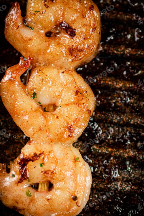 Preview: Grilled shrimp in a frying pan.