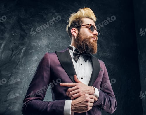 Preview: Bearded man with expressive style dressed in a violet elegant suit