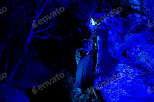 Preview: Model at night