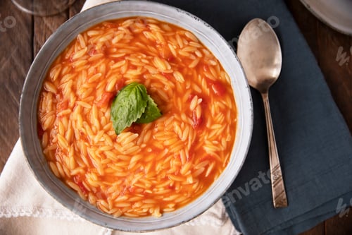 Preview: Orzo Soup with Basil Flat Lay