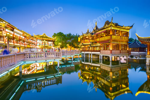 Preview: Shanghai, China View At The Traditional Yuyuan Garden District.
