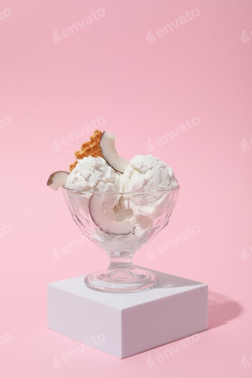 Preview: Summer dessert - ice cream, ice cream with coconut