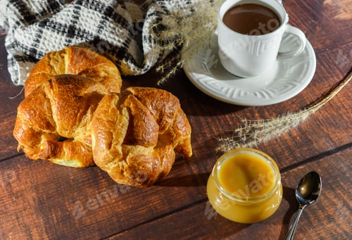 Preview: Croissant, homemade butter caramel and hot chocolate