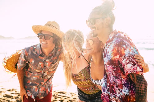 Preview: Group of cute friends people hug together and pose for a picture smiling - cheerful pretty young
