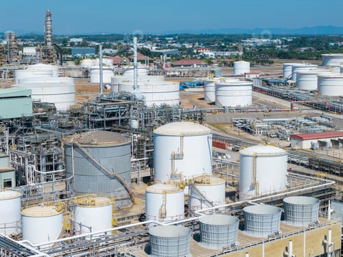 Preview: Complex Network of Pipes in Industrial Refinery