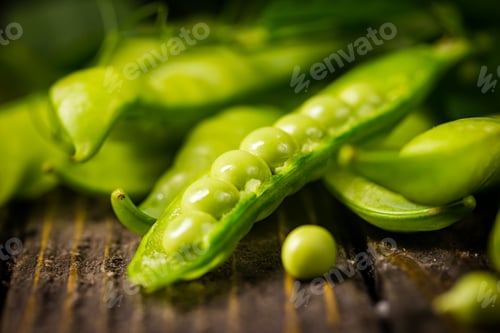 Preview: Pods of green peas