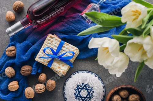 Preview: top view of kippah, matza and wine, Pesah celebration concept