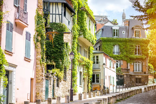 Preview: Cityscape view of Paris