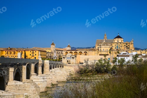 Preview: Mezquita and roman bridge