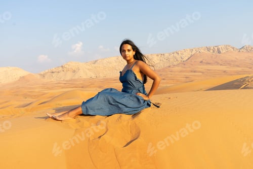 Preview: Beautiful girl in the desert