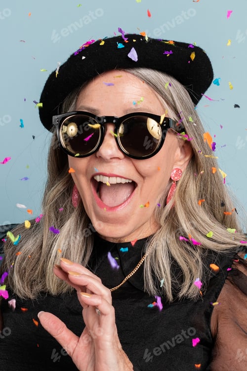 Preview: Cool grandma celebrating with confetti