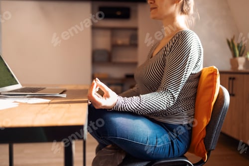 Preview: Stress relief during freelance work. Brunette woman freelancer