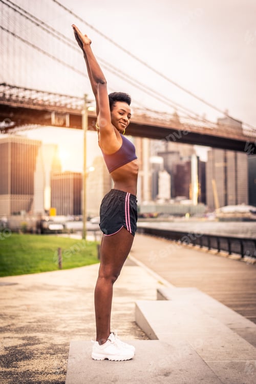 Preview: Woman running in New York