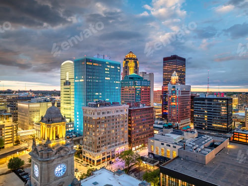 Preview: Des Moines, Iowa, USA downtown city skyline