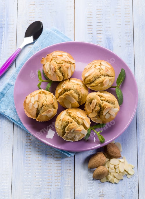 Preview: almonds muffins