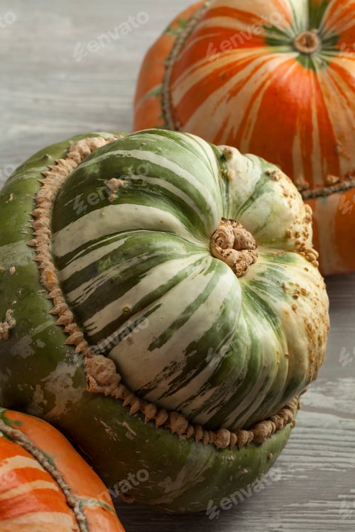 Preview: Fresh orange and green Turban squashes