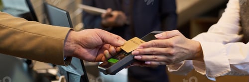 Preview: Exchanging Credit Card for Payment at Checkout Terminal