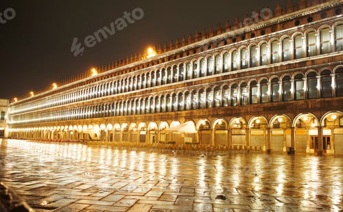 Preview: Night time view of St Marks square, Venice, Italy