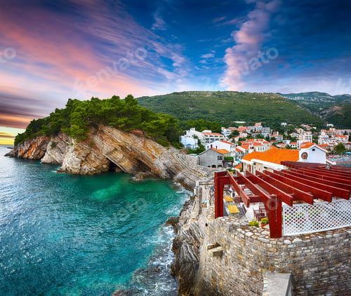 Preview: View of the cliffs from Castello fortress in Petrovac
