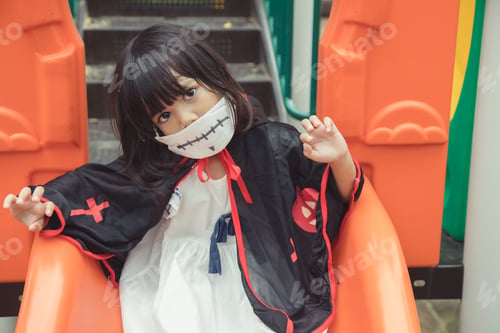 Preview: Children in costumes going to trick or treat