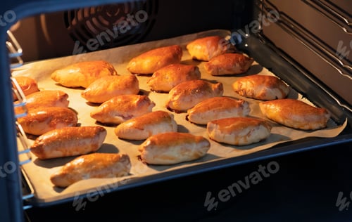 Preview: freshly baked meat buns
