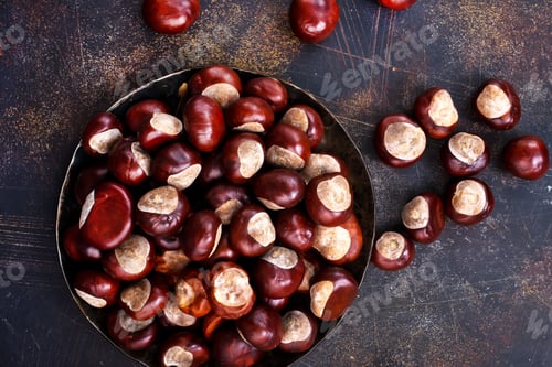 Preview: raw chesnuts