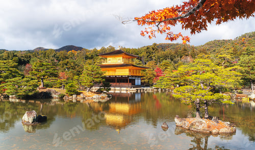 Preview: Autumn scenery and Japanese architecture