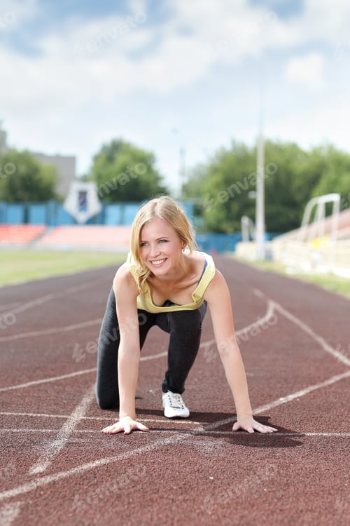 Preview: Female Preparing To Fast Start