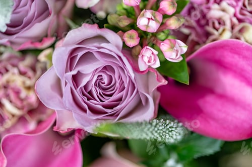 Preview: Bouquet from roses and cala lilies