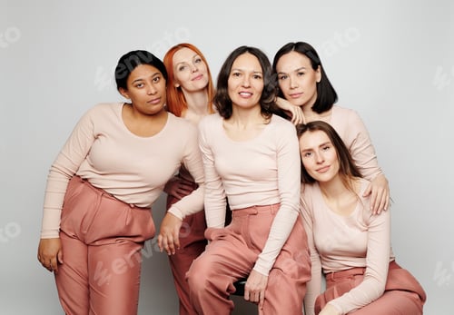 Preview: Diverse women