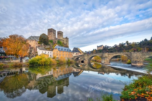 Preview: Runkel Castle and old stone bridge in Runkel, Germany
