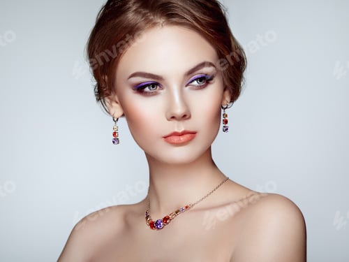 Preview: Portrait Beautiful Woman with Jewelry