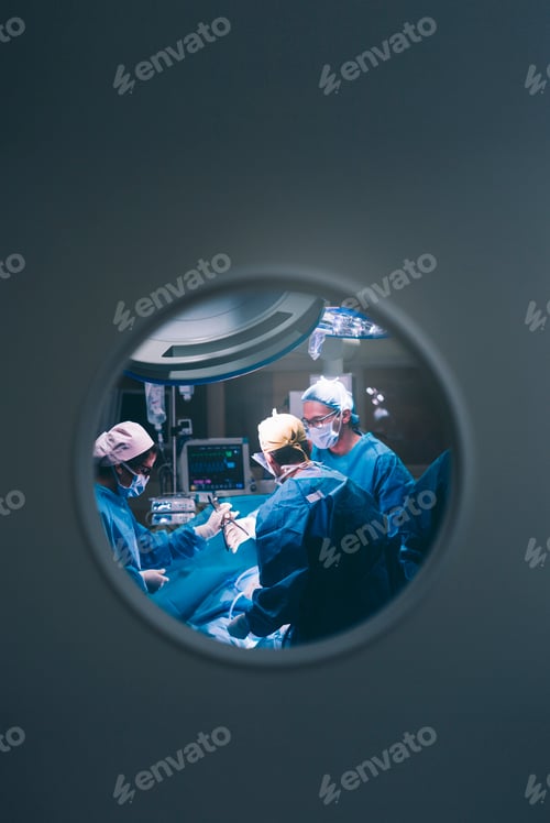 Preview: Doctors operating kneecap.