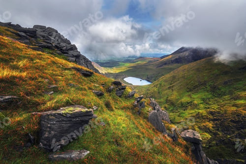 Preview: Scenic shot of the Carrauntoohil in Iveragh Peninsula in County Kerry, Ireland