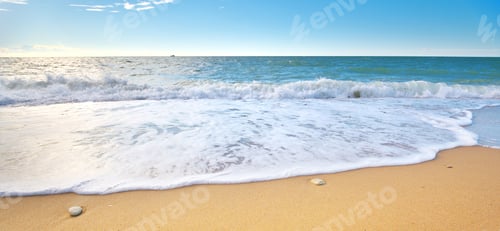 Preview: Sea and sand at day