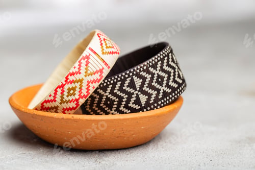 Preview: Arrow cane bracelets, handcrafted fabrics from Colombia