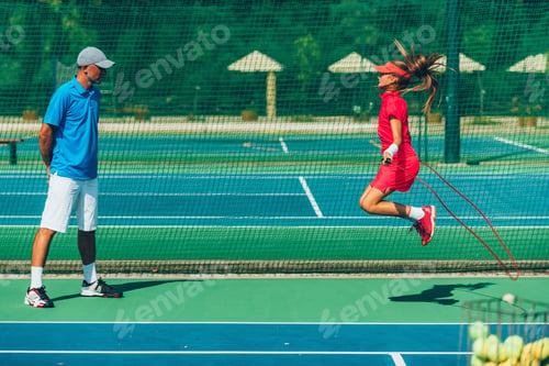 Preview: Tennis girl jumping rope