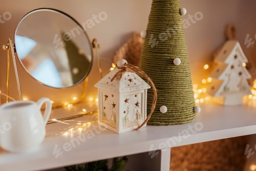 Preview: Holiday home decor