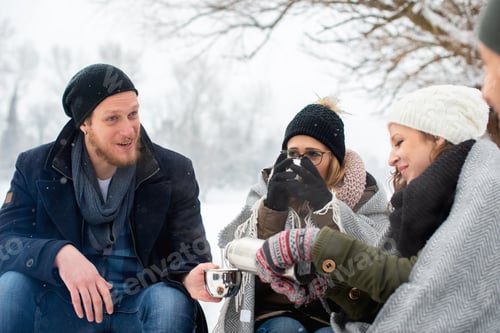 Vorschau: Im Winter heißen Tee in der Natur genießen