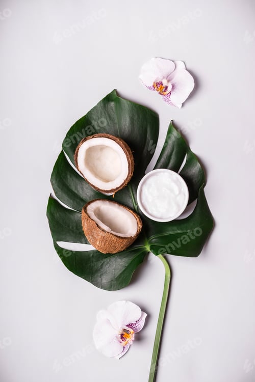 Preview: Coconut oil, tropical leaves and flowers. Natural Do It Yourself cosmetics