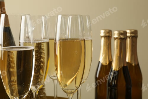 Preview: Bottles and glasses of champagne, close up