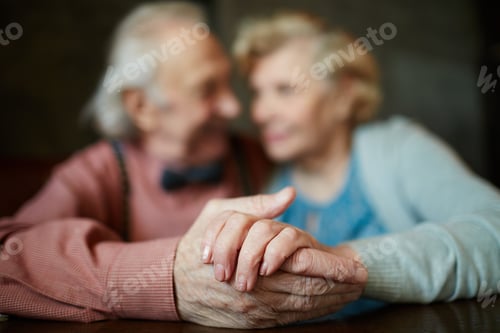 Preview: Hands of seniors