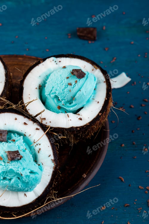 Preview: Blue ice cream in coconut bowl.