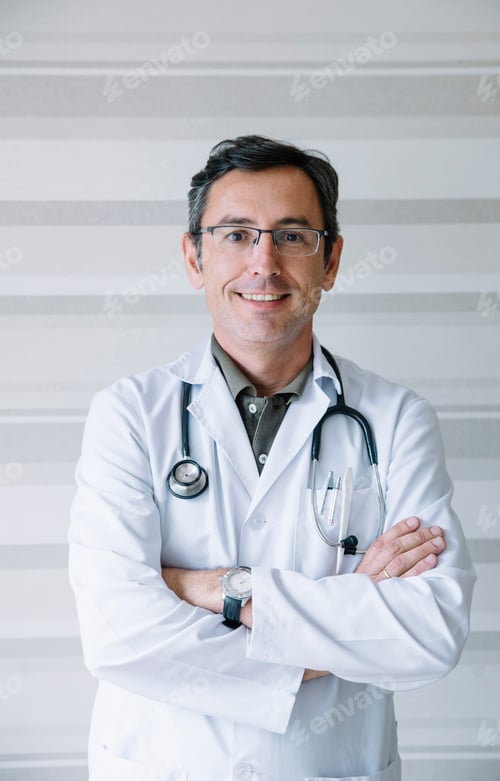 Preview: Portrait of a white uniform doctor at the hospital