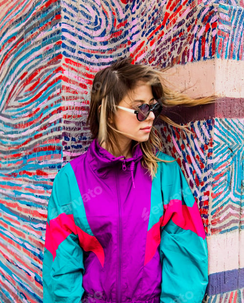 Preview: Young woman in Blazer of 90s style