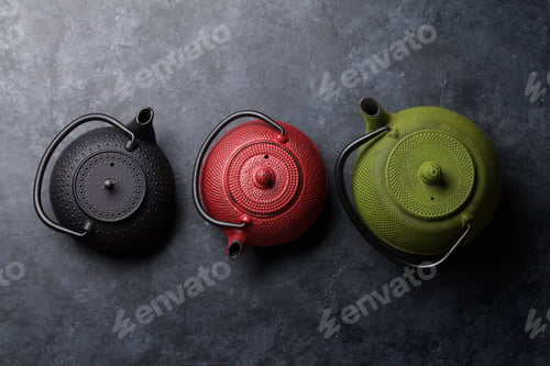 Preview: Various tea pots
