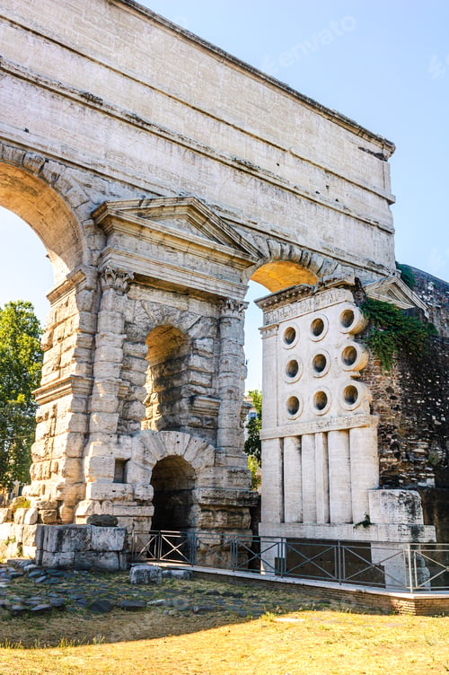 Preview: Porta Maggiore and the tomb of the Baker