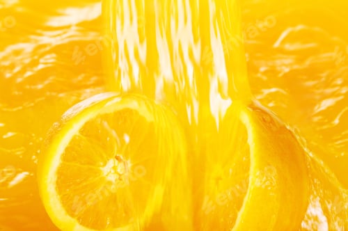 Preview: Fresh oranges falling in juice