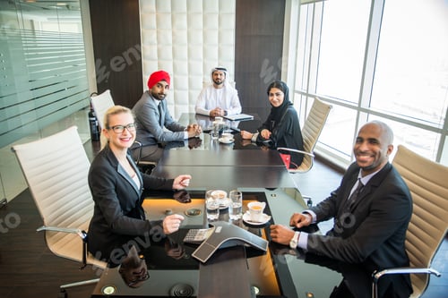 Preview: Business team in Dubai